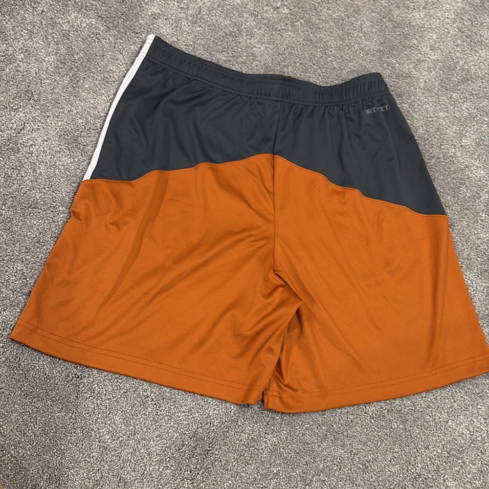 Texas Longhorns. Nike shorts. Nice details for athletic shorts. - Picture 2 of 4